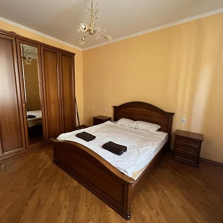 Central House Lviv Extérieur photo